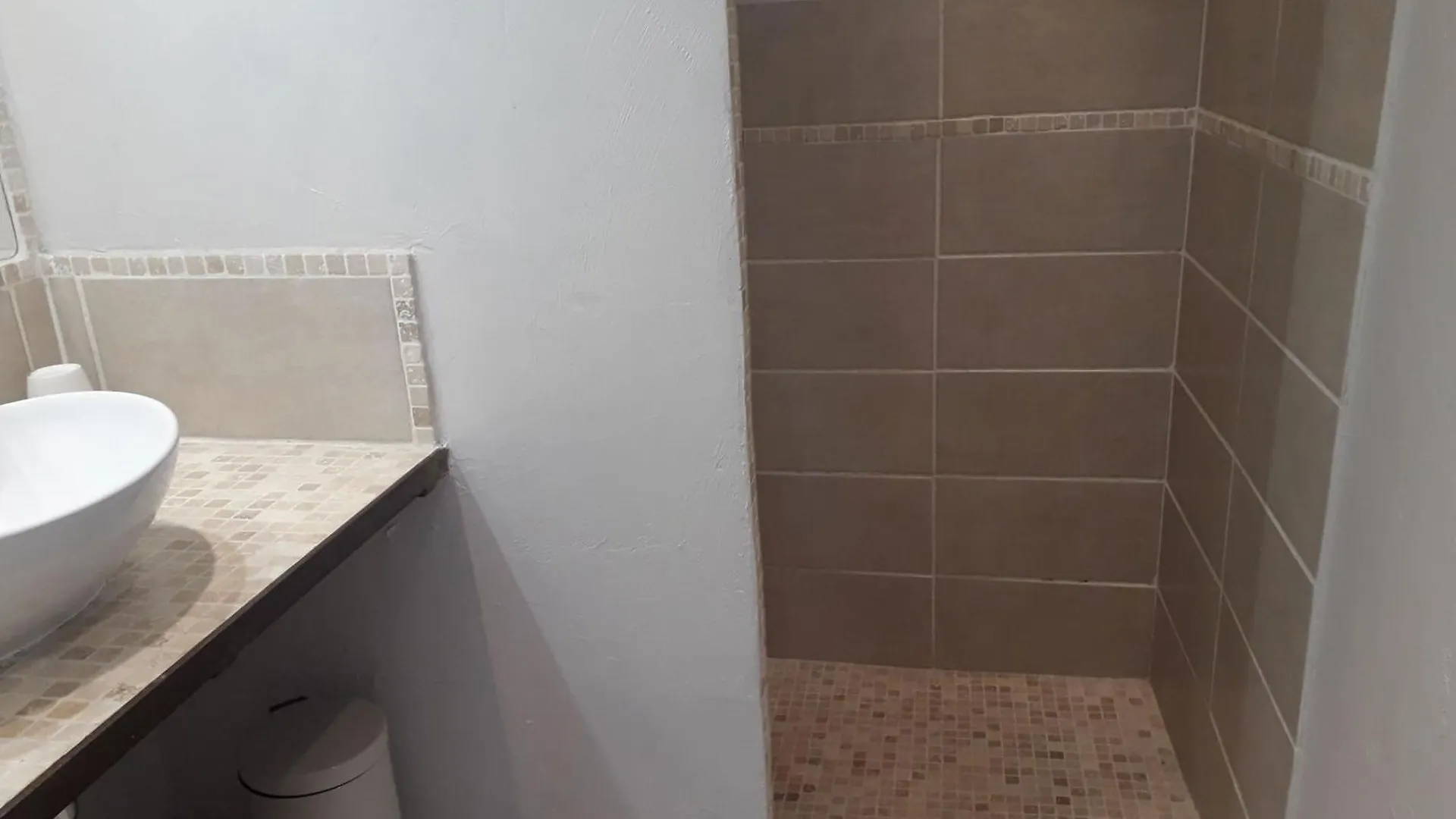 홈스테이 Agreable Studio Pres De St Remy De Provence Eyragues