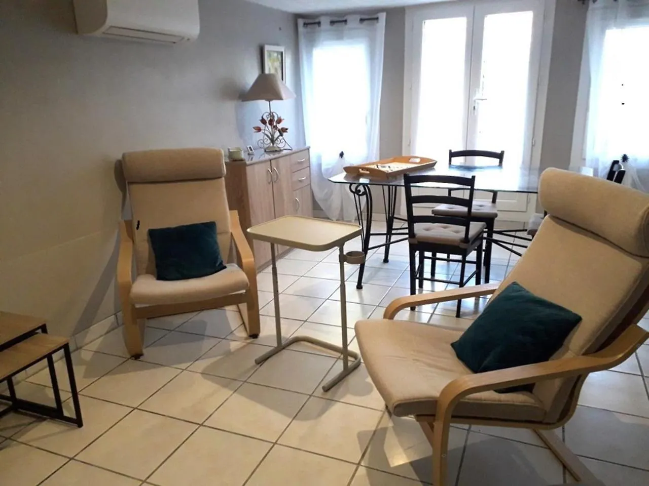 Agreable Studio Pres De St Remy De Provence Eyragues 0*,  프랑스